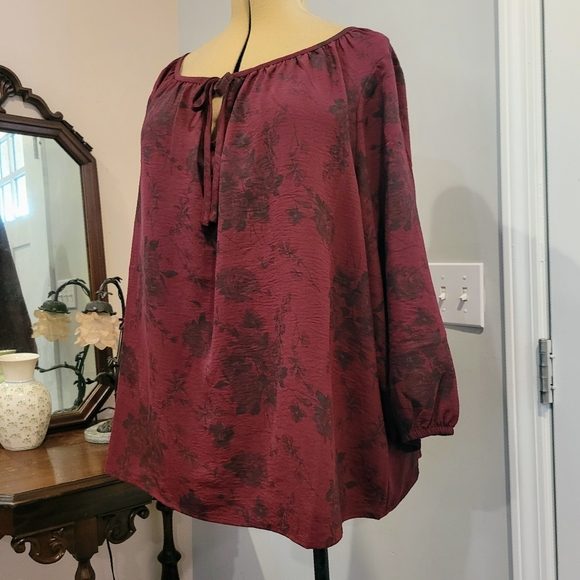 NWT 3X Maroon Rose Pattern Blouse - Picture 4 of 10